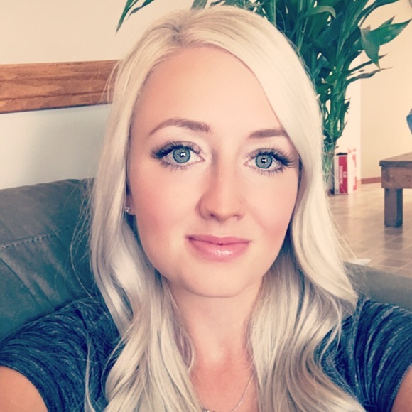 Meet your Posher, Jessica - Picture 1 of 1